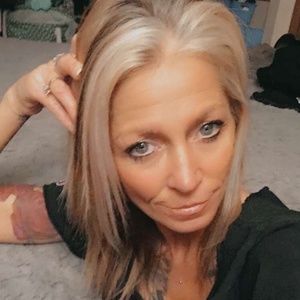 Meet your Posher, Adrienne